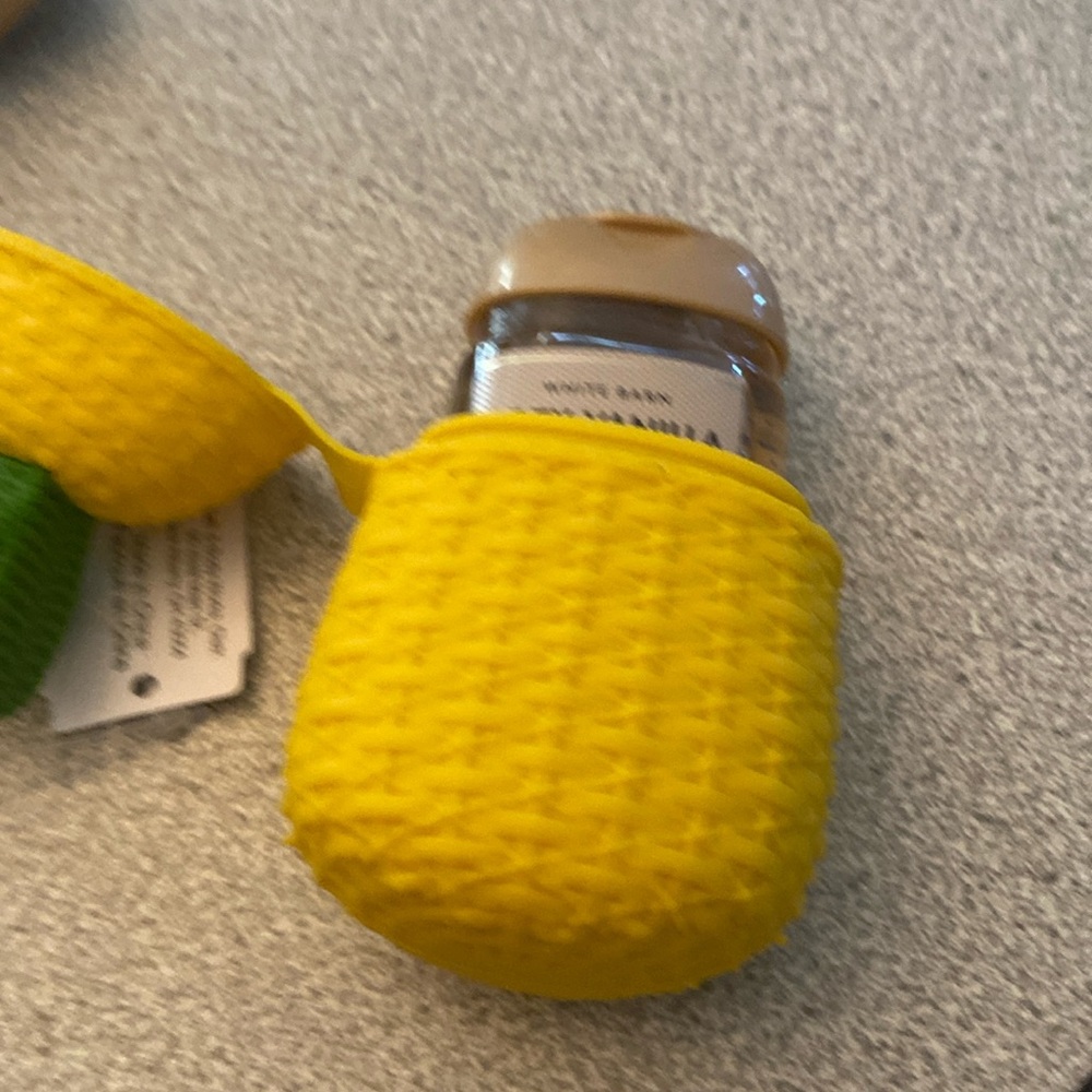 Pineapple hand sanitizer with sanitizer